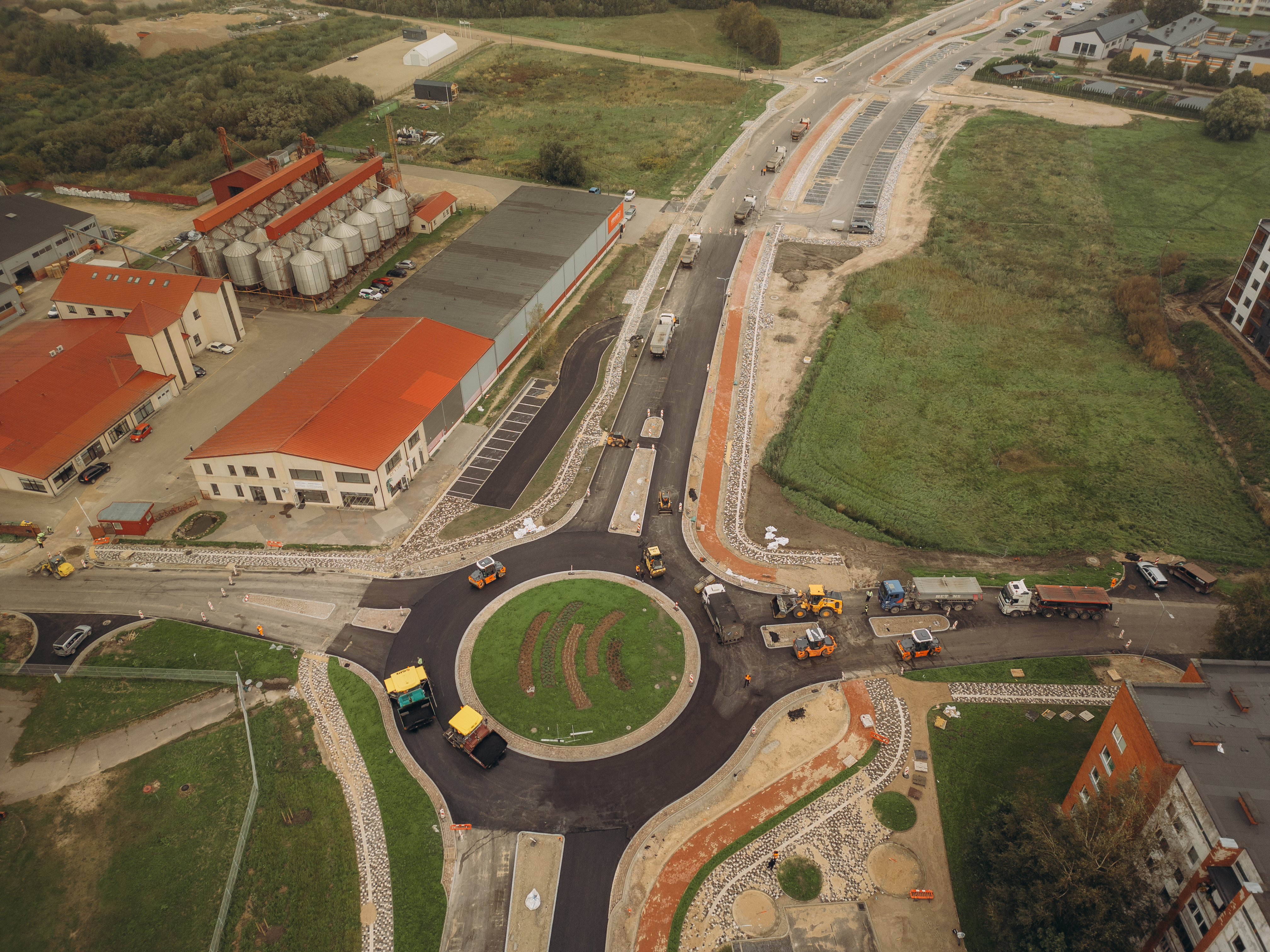 SATIKSMES ORGANIZĀCIJAS DARBINIEKS