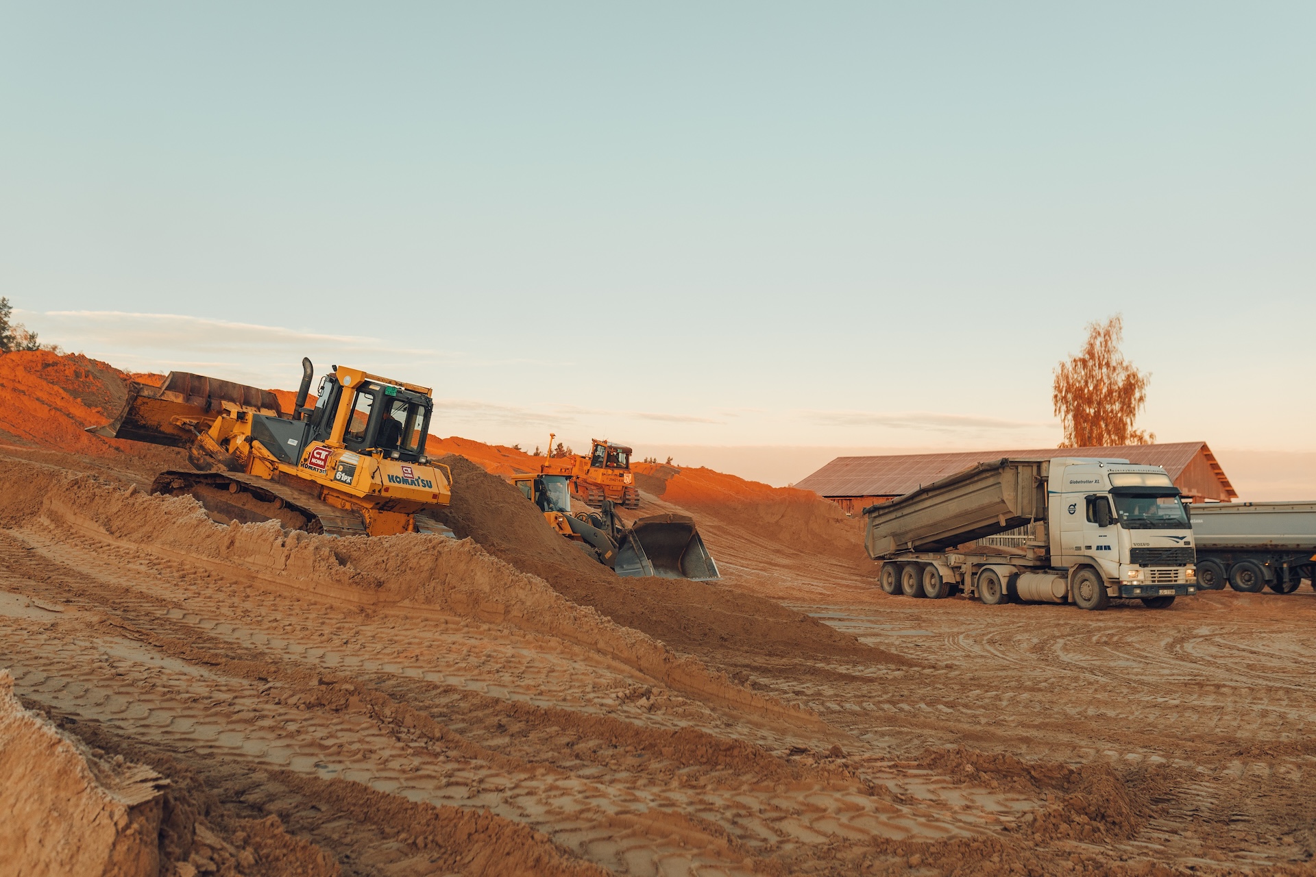 SIA “Ceļu būvniecības sabiedrība “Igate”” piedāvā iegādāties tās iegūtos un ražotos minerālmateriālus: