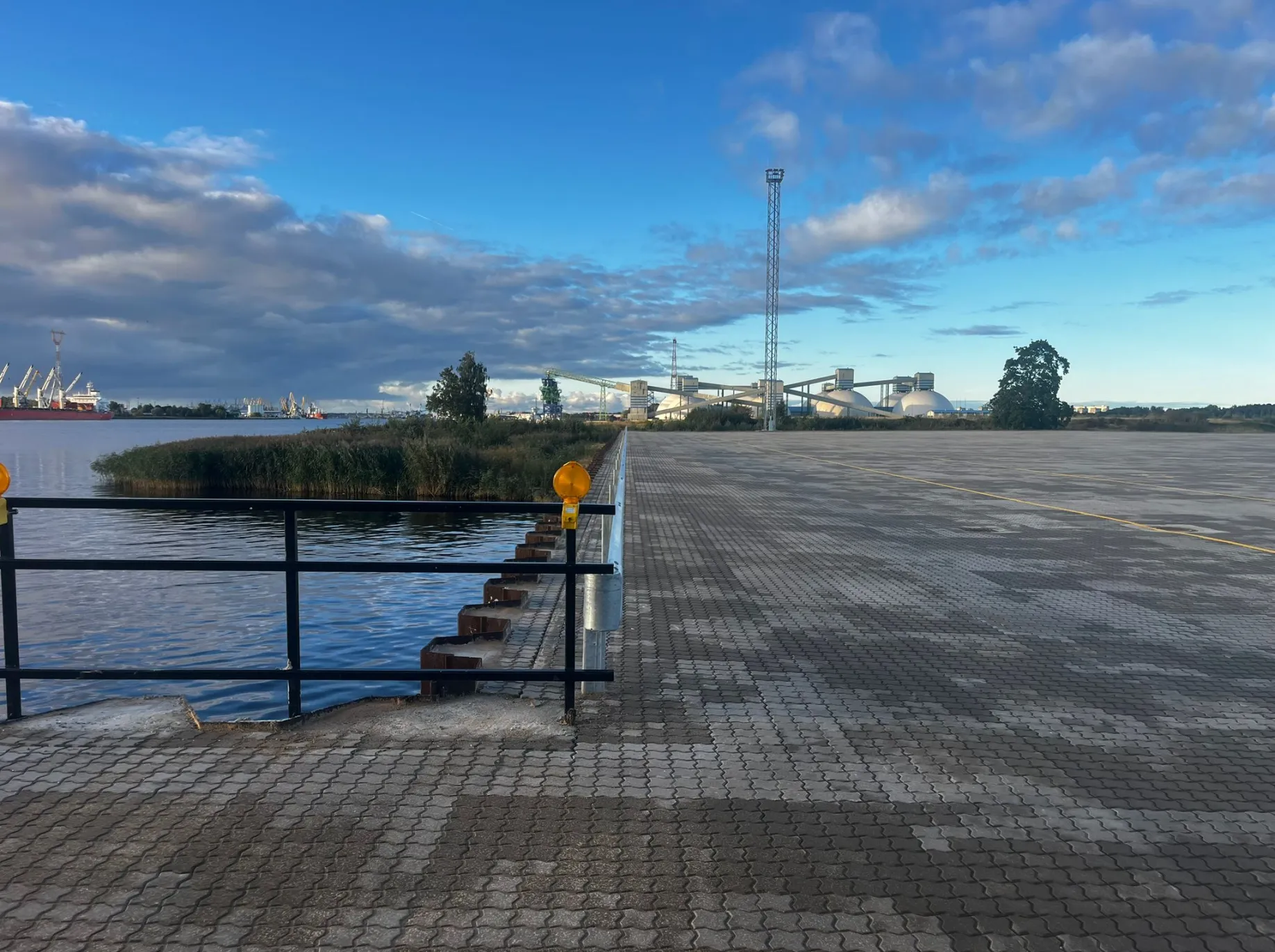 Reconstruction of the existing container storage area New container storage area in Riga, Kundziņsala, within the Riga Freeport territory