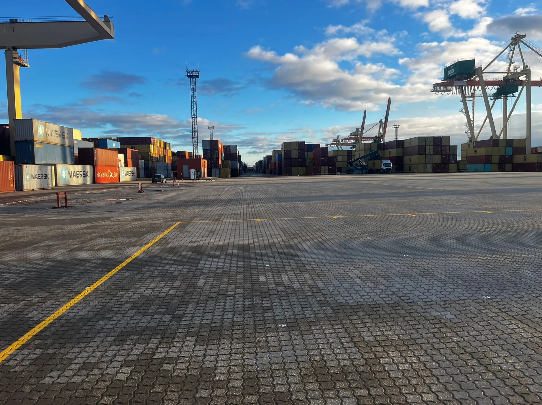 Reconstruction of the existing container storage area New container storage area in Riga, Kundziņsala, within the Riga Freeport territory