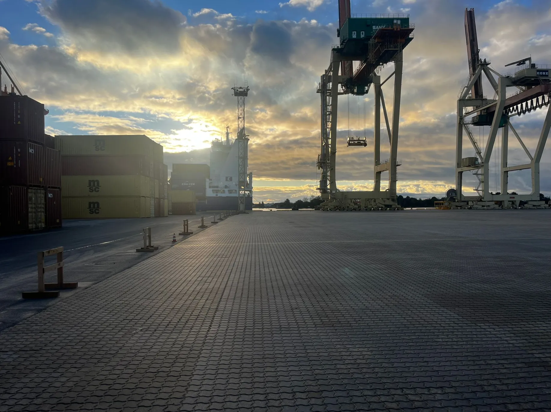 Reconstruction of the existing container storage area New container storage area in Riga, Kundziņsala, within the Riga Freeport territory