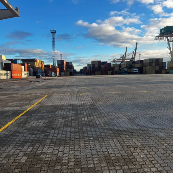 Reconstruction of the existing container storage area New container storage area in Riga, Kundziņsala, within the Riga Freeport territory