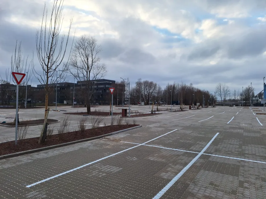 Construction of a parking lot at 16 Laktas Street, Riga